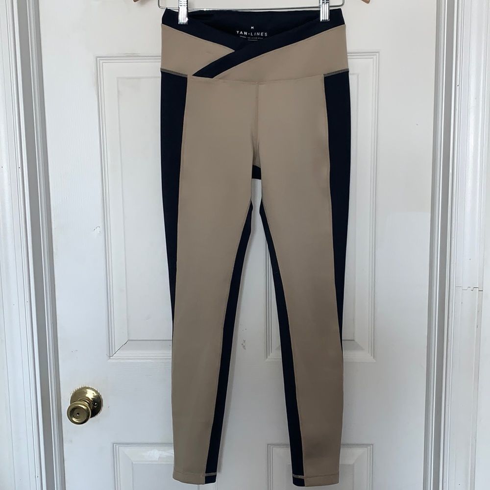 Tan + Lines Active Leggings - Picture 2 of 5